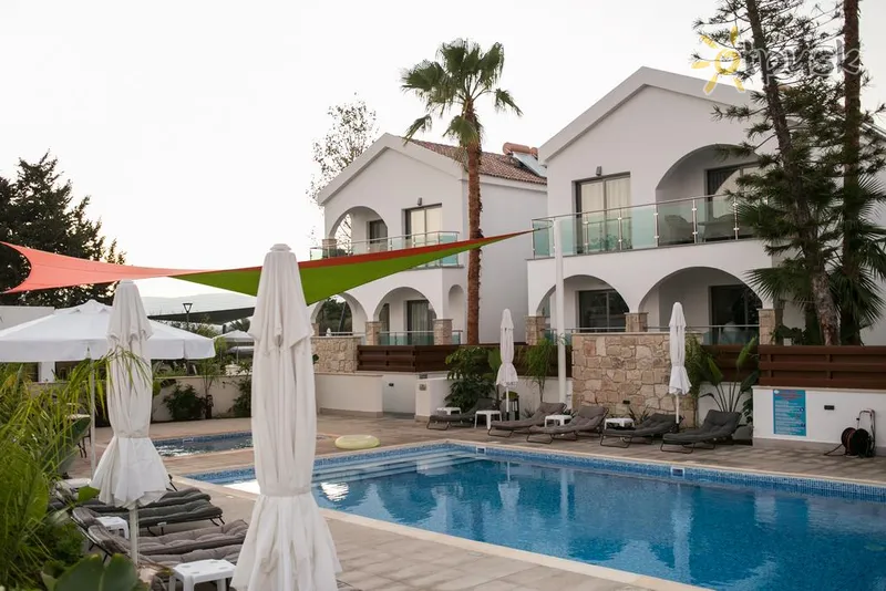 Фото отеля Caprice Mediterranean Resort 3* Patoss Kipra ārpuse un baseini