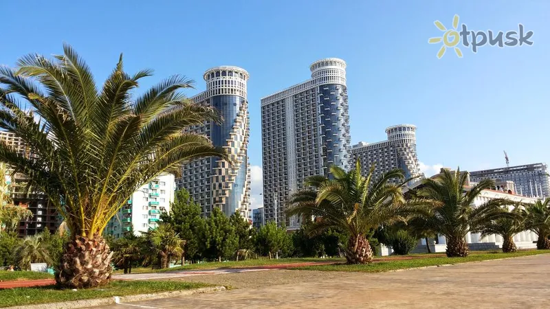 Фото отеля Grand Royal Apartament Hotel 4* Batumis Gruzija išorė ir baseinai
