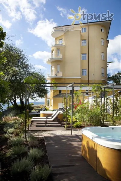 Фото отеля Remisens Premium Villa Ambasador 4* Opatija Horvātija ārpuse un baseini