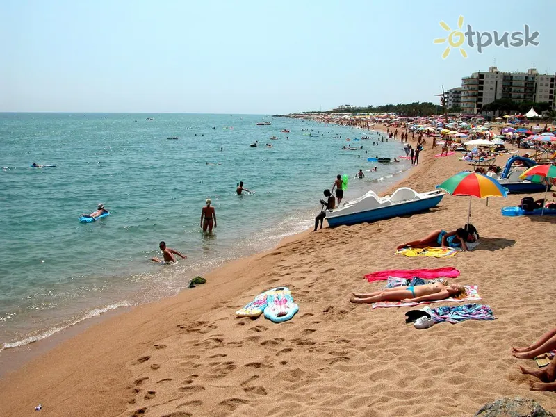 Фото отеля H Top Summer Sun 3* Kosta del Maresme Spānija pludmale