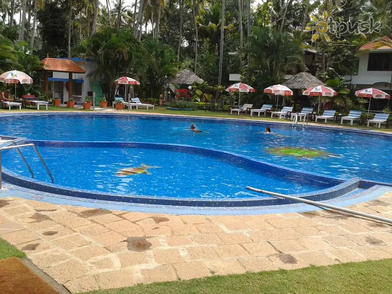 Фото отеля Akhil Beach Resort 2* Керала Индия экстерьер и бассейны