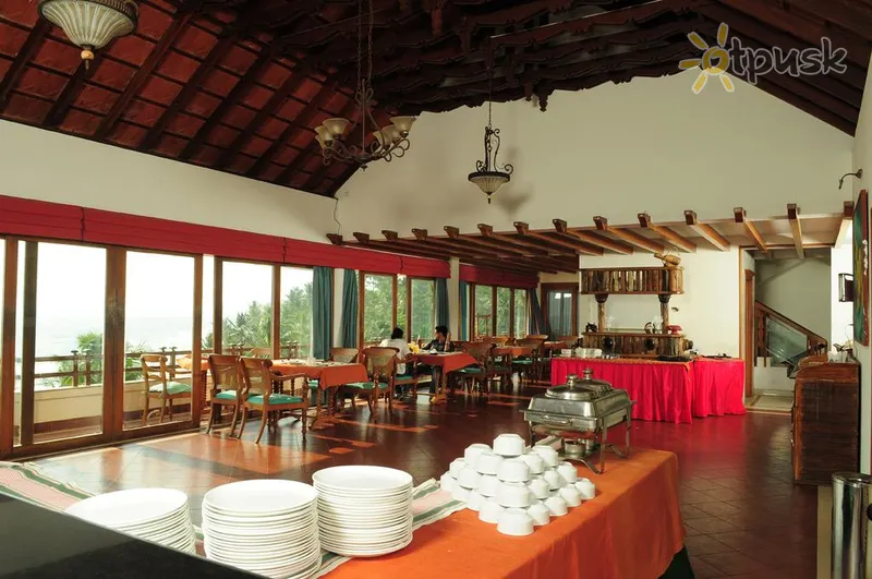 Фото отеля Hindustan Beach Retreat 4* Керала Индия бары и рестораны