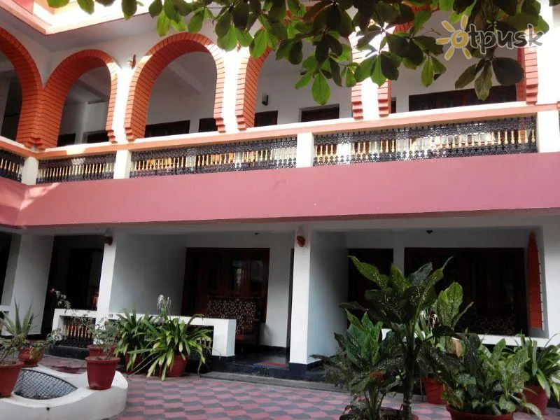 Фото отеля Beach Florra Inn Hotel 2* Šiaurės Goa Indija išorė ir baseinai
