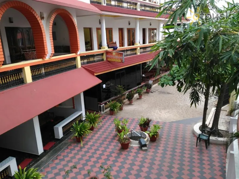 Фото отеля Beach Florra Inn Hotel 2* Северный Гоа Индия экстерьер и бассейны