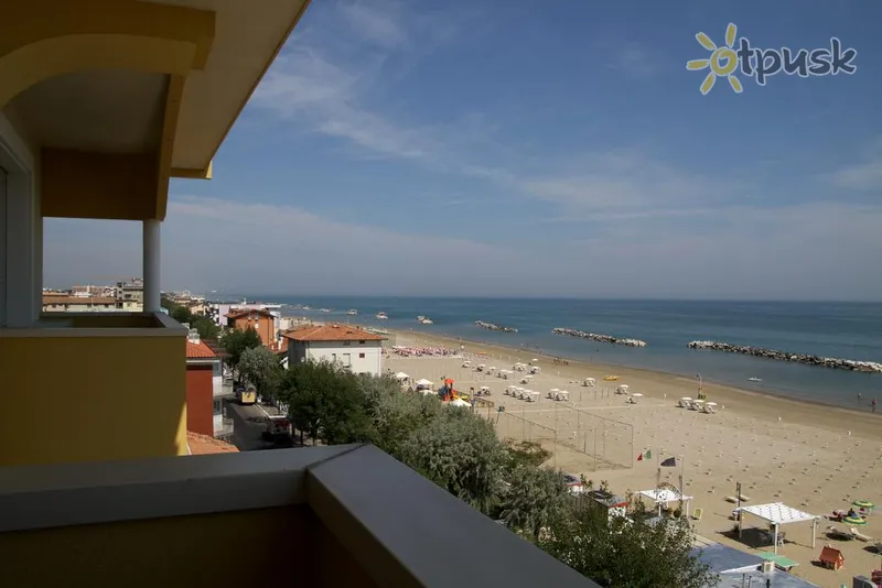 Фото отеля Montmartre Hotel 3* Rimini Itālija pludmale