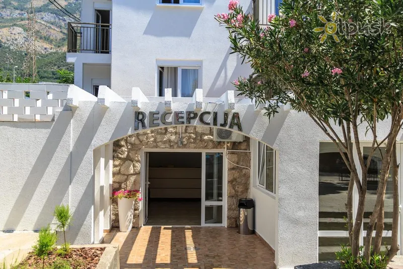Фото отеля Perla Guest House 3* Sutomore Juodkalnija išorė ir baseinai