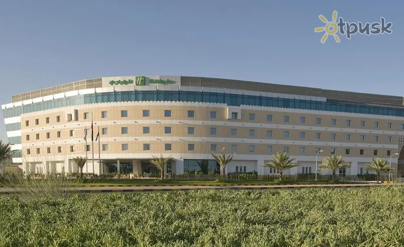 Фото отеля Holiday Inn Muscat Al Seeb 4* Маскат Оман экстерьер и бассейны