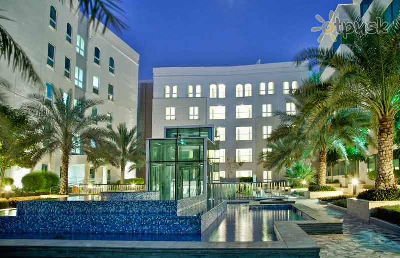 Фото отеля Millennium Executive Apartments Muscat 4* Muskatas Omanas išorė ir baseinai