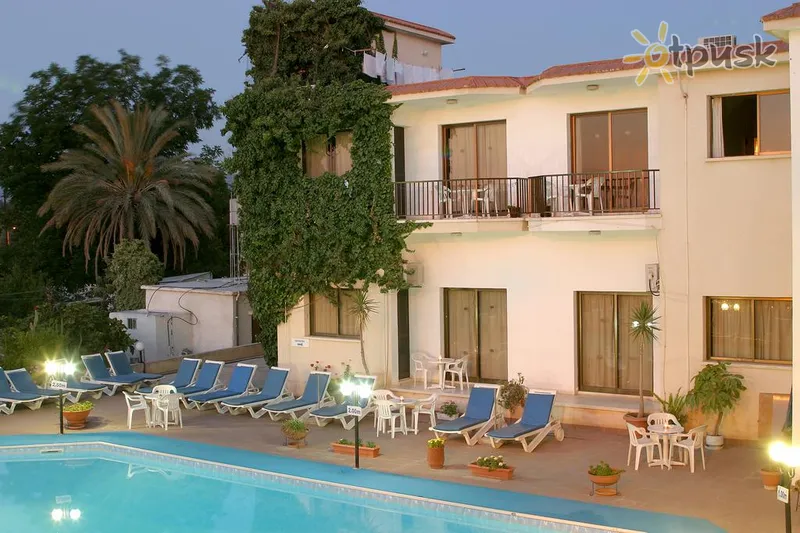Фото отеля AlkioNest Hotel Apartments 2* Пафос Кипр экстерьер и бассейны