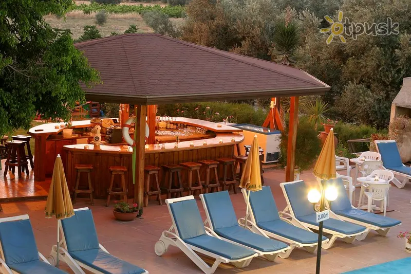 Фото отеля AlkioNest Hotel Apartments 2* Пафос Кипр бары и рестораны