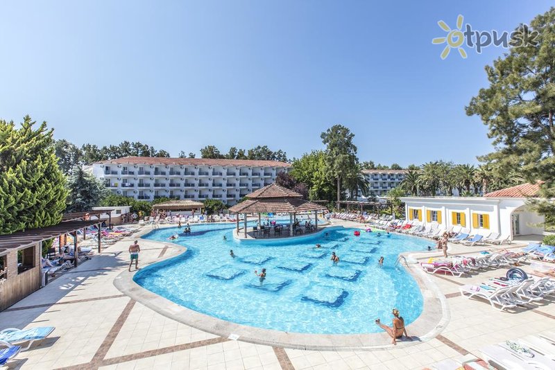 Фото отеля Atlantique Holiday Club 4* Кушадаси Туреччина екстер'єр та басейни