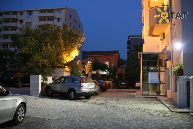 Фото отеля Giardino Apartments 3* Будва Чорногорія екстер'єр та басейни