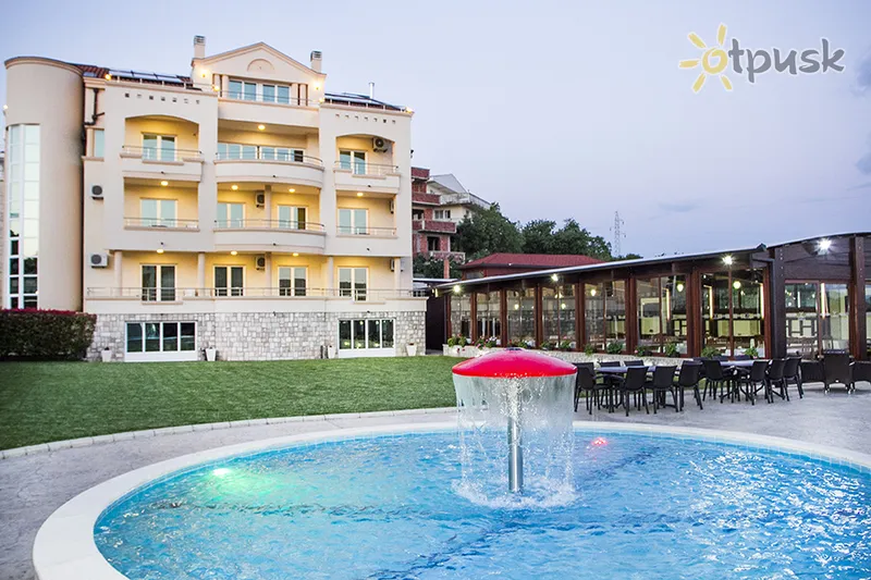 Фото отеля Llolla Aparthotel 3* Ulcinj Juodkalnija išorė ir baseinai
