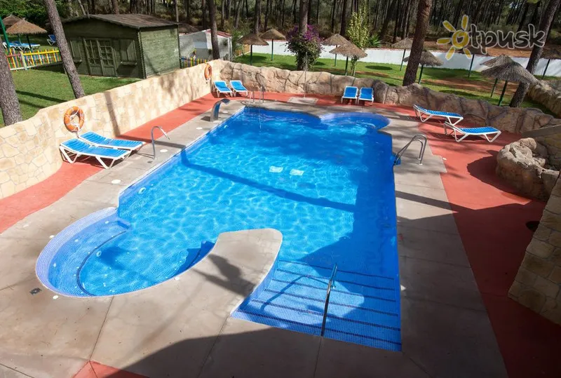 Фото отеля AluaSun Marbella Park 4* Kosta del Solis Ispanija išorė ir baseinai
