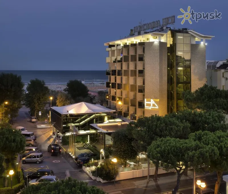 Фото отеля Ambasciatori Hotel 4* Rimini Itālija ārpuse un baseini