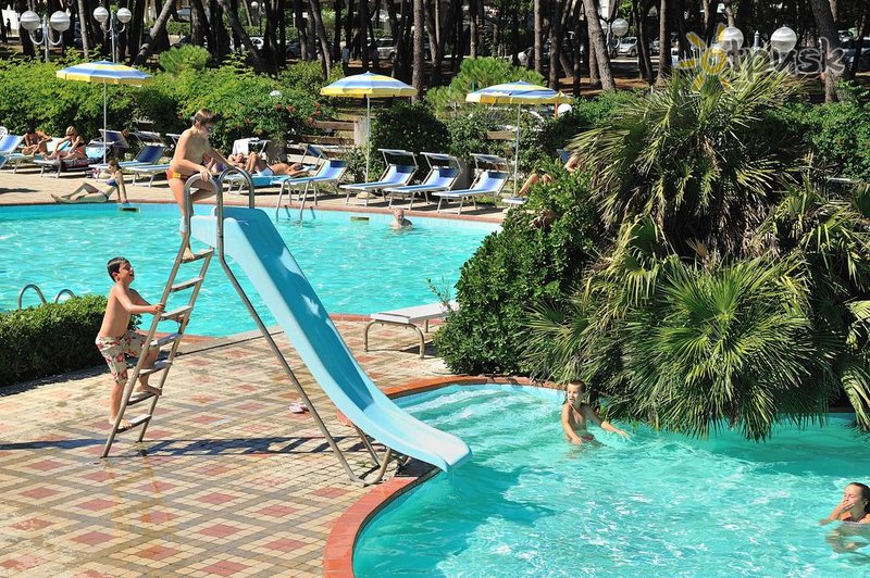 Фото отеля Adria Hotel 4* Riminis Italiją išorė ir baseinai
