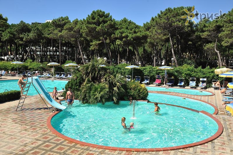Фото отеля Adria Hotel 4* Rimini Itālija ārpuse un baseini