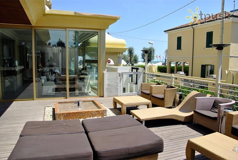Фото отеля Ambienthotels Panoramic 3* Римини Италия экстерьер и бассейны