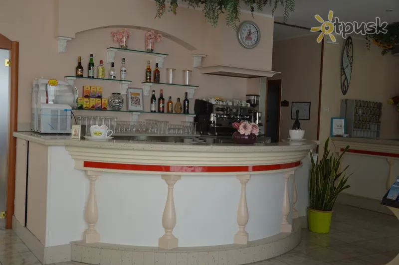 Фото отеля Carolin Hotel 3* Rimini Itālija bāri un restorāni
