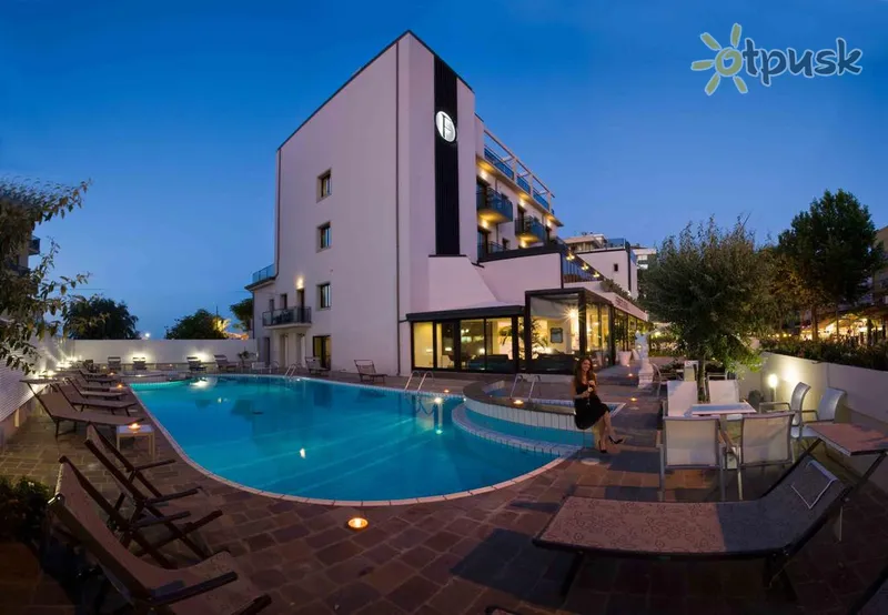 Фото отеля Ferretti Beach Hotel 4* Rimini Itālija ārpuse un baseini