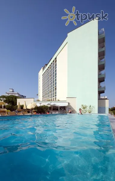 Фото отеля Nember Hotel 3* Лідо Ді Езоло Італія екстер'єр та басейни