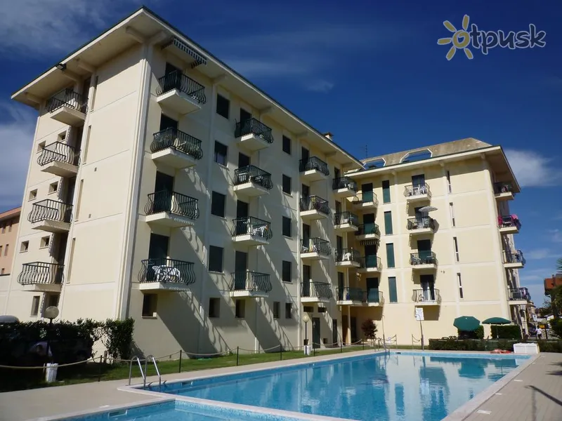 Фото отеля Rubino Apartment 3* Lido di Jesolo Itālija ārpuse un baseini