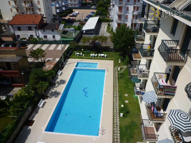 Фото отеля Rubino Apartment 3* Lido di Jesolo Itālija ārpuse un baseini