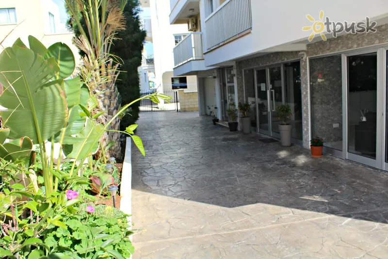 Фото отеля Maria Zintili Apartments 3* Aija Napa Kipra ārpuse un baseini