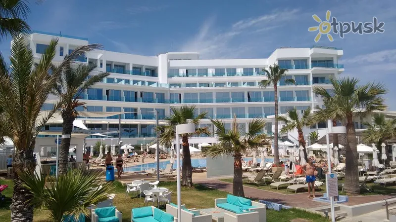 Фото отеля Vrissaki Beach Hotel 3* Protaras Kipras išorė ir baseinai