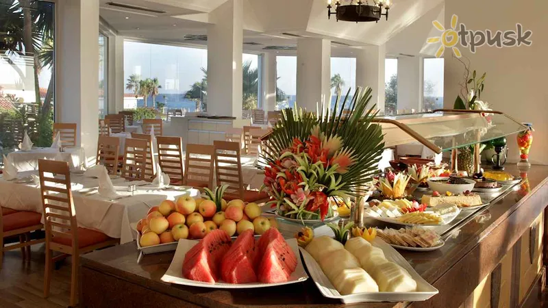 Фото отеля Leonardo Plaza Cypria Maris Beach Hotel & Spa 4* Пафос Кіпр бари та ресторани