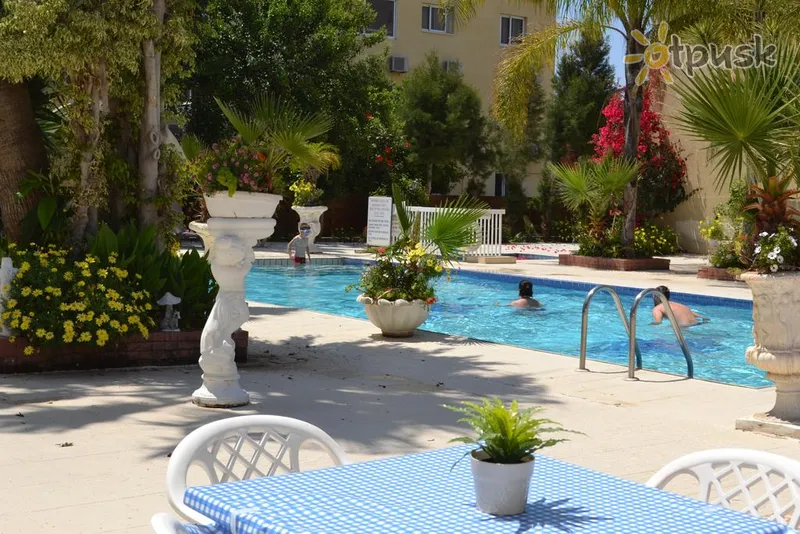 Фото отеля Irenes Tourist Apartments 2* Лімассол Кіпр екстер'єр та басейни