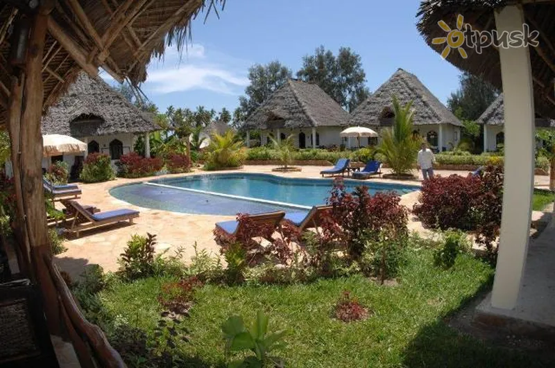 Фото отеля Kiwengwa Bungalow Boutique Resort 3* Ківенгва Танзанія екстер'єр та басейни