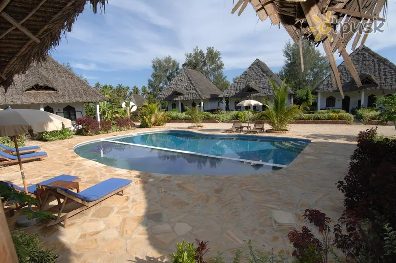 Фото отеля Kiwengwa Bungalow Boutique Resort 3* Kivenva Tanzānija ārpuse un baseini