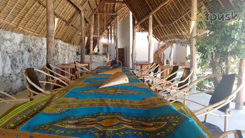 Фото отеля Marafiki Bungalows Zanzibar 3* Ківенгва Танзанія бари та ресторани