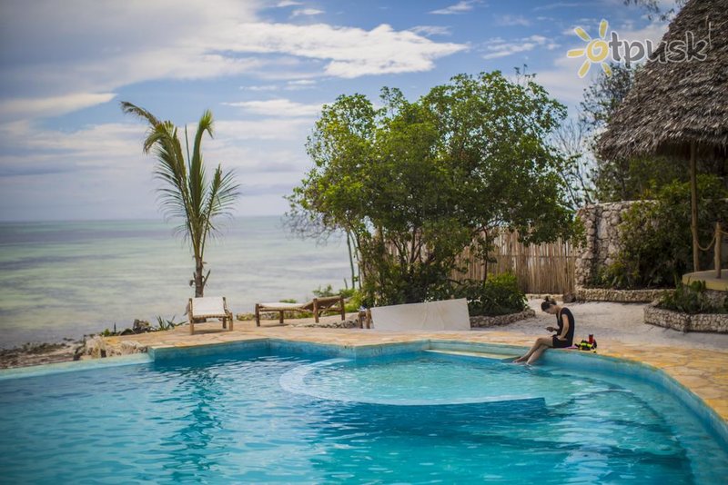 Фото отеля Marafiki Bungalows Zanzibar 3* Кивенгва Танзания экстерьер и бассейны