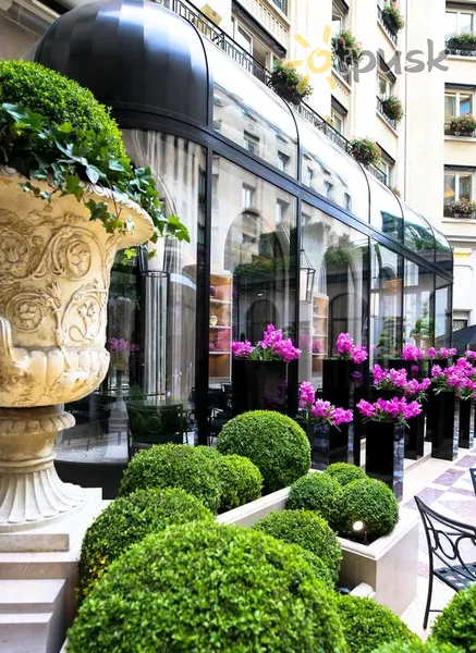 Фото отеля Four Seasons George V 4* Paryžius Prancūzija išorė ir baseinai