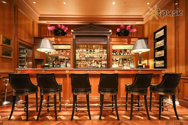 Фото отеля Four Seasons George V 4* Paryžius Prancūzija barai ir restoranai