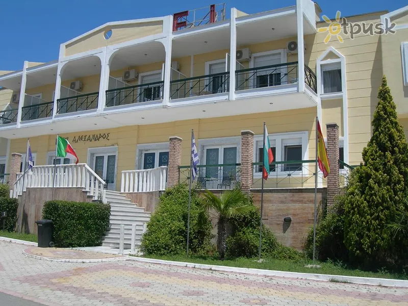 Фото отеля Alexandros Hotel 3* Saloniki Grieķija ārpuse un baseini
