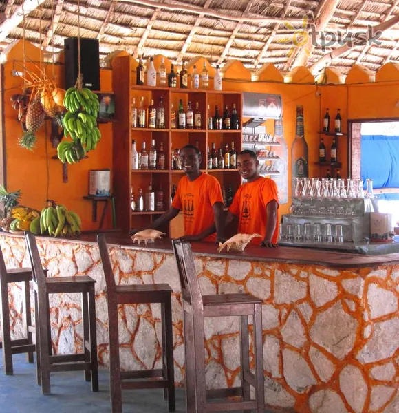 Фото отеля Queen of Sheba Beach Lodge 3* Понгве Танзанія бари та ресторани
