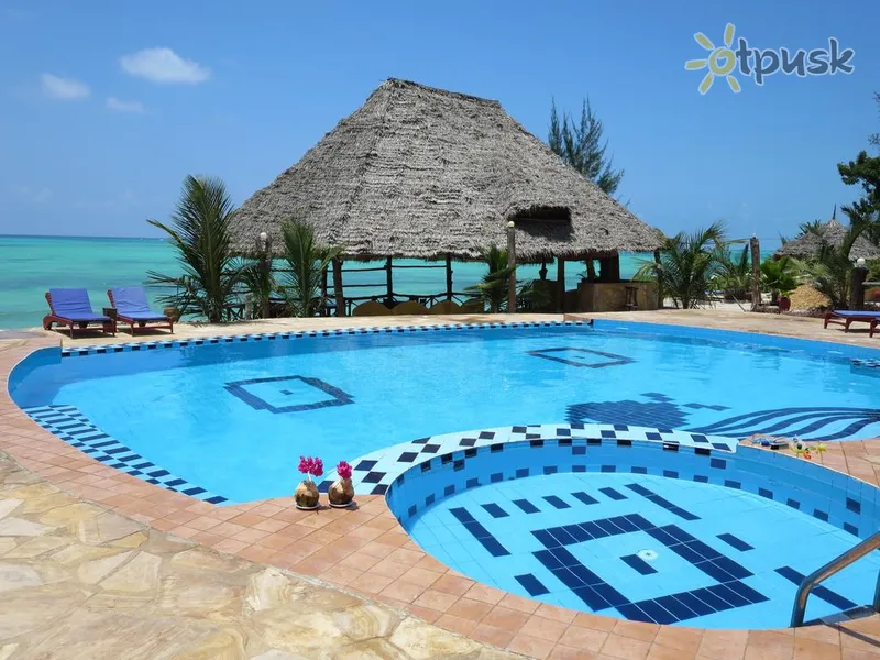 Фото отеля Queen of Sheba Beach Lodge 3* Понгве Танзанія екстер'єр та басейни