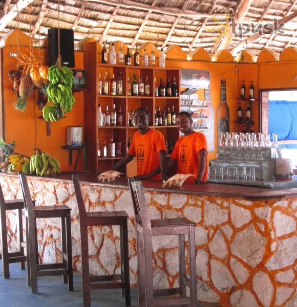 Фото отеля Santa Maria Coral Park 4* Понгве Танзанія бари та ресторани