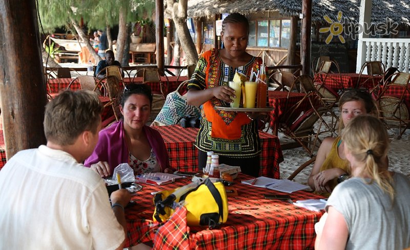 Фото отеля The Nungwi Inn Hotel 2* Нунгви Танзания бары и рестораны