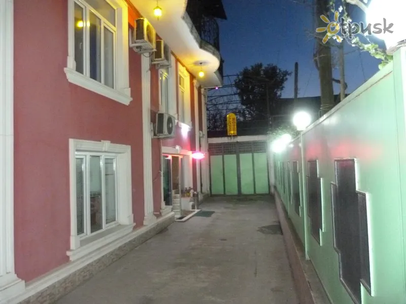Фото отеля Lux Guest House 2* Batumi Gruzija ārpuse un baseini