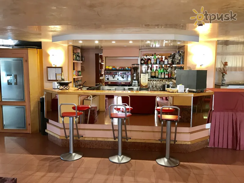 Фото отеля Due Mari Hotel 4* Римини Италия бары и рестораны