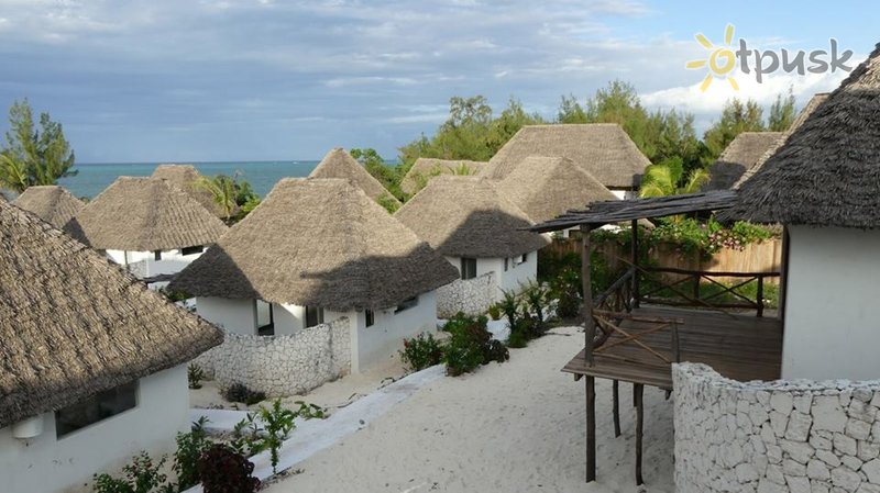 Фото отеля Zanbluu Beach Hotel 5* Ківенгва Танзанія екстер'єр та басейни