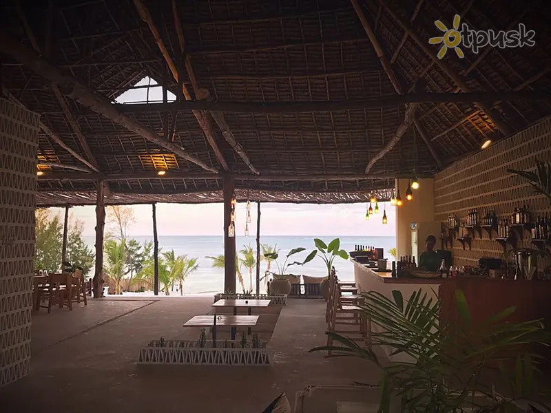 Фото отеля Zanbluu Beach Hotel 5* Kivenva Tanzānija bāri un restorāni