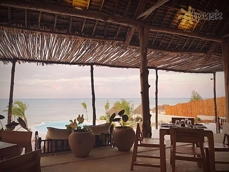 Фото отеля Zanbluu Beach Hotel 5* Кивенгва Танзания бары и рестораны