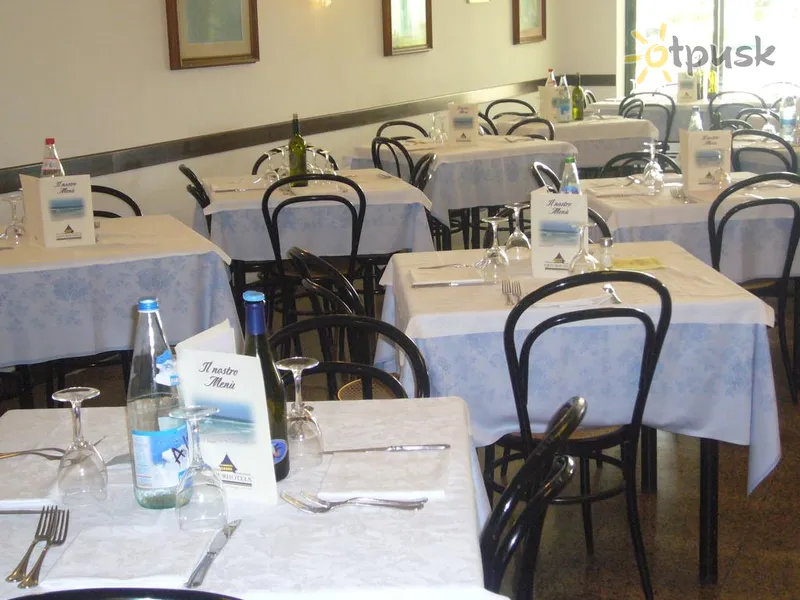 Фото отеля Maxisoleron 3* Лидо Ди Езоло Италия бары и рестораны