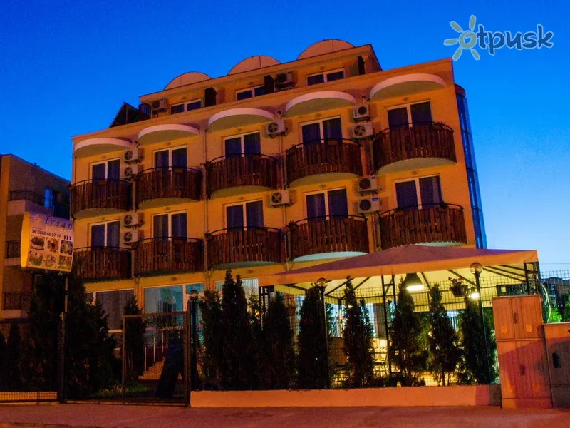 Фото отеля Ivian Family Hotel 2* Равда Болгария экстерьер и бассейны