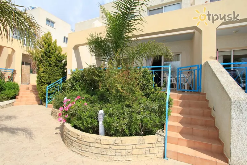 Фото отеля Blue Oasis Gardens 3* Лімассол Кіпр екстер'єр та басейни
